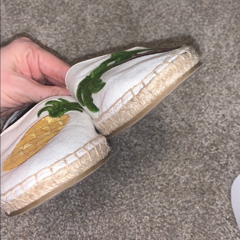 Size 7.5 Sam Edelman pineapple palm tree shoes - Picture 3 of 6